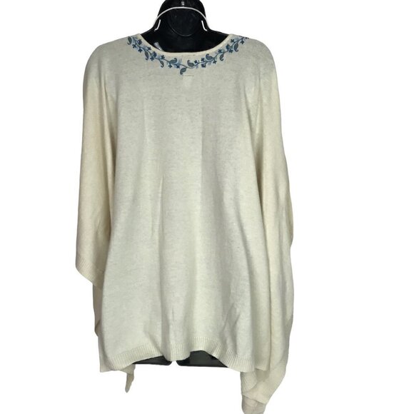 LUCKY Brand Bohemian Poncho With Beautiful  Blue Floral Embroidery Size M/L - Picture 6 of 7